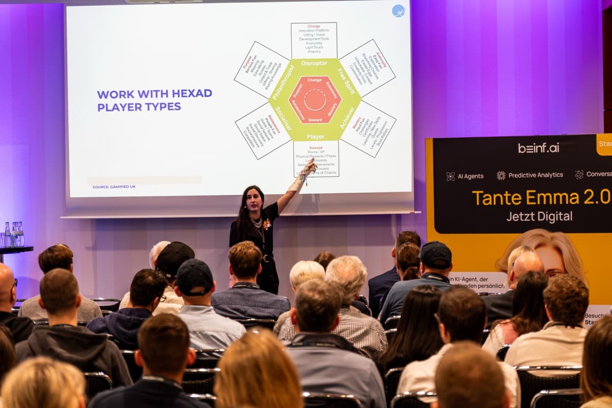 Jasmin presenting the Hexad player types to an audience